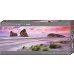 AVH Panorama: Wharariki Beach