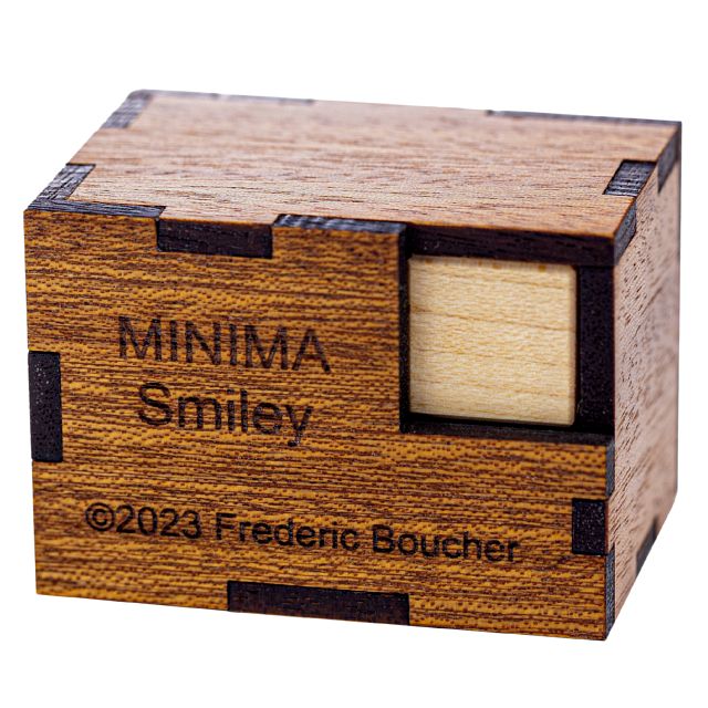 Minima Smiley (Wooden)