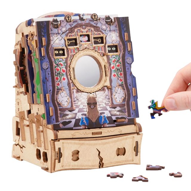 CluePuzzle: The Wonderbox of Alice - Jigsaw Puzzle Box